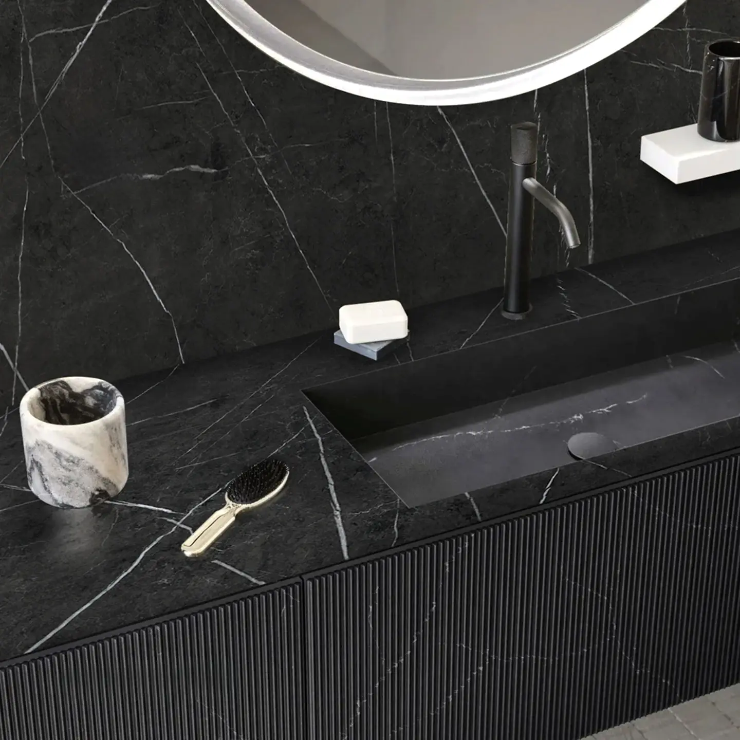 Lamar Poselen Nero Trueno